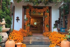 Flower-decoration-for-Mehendi